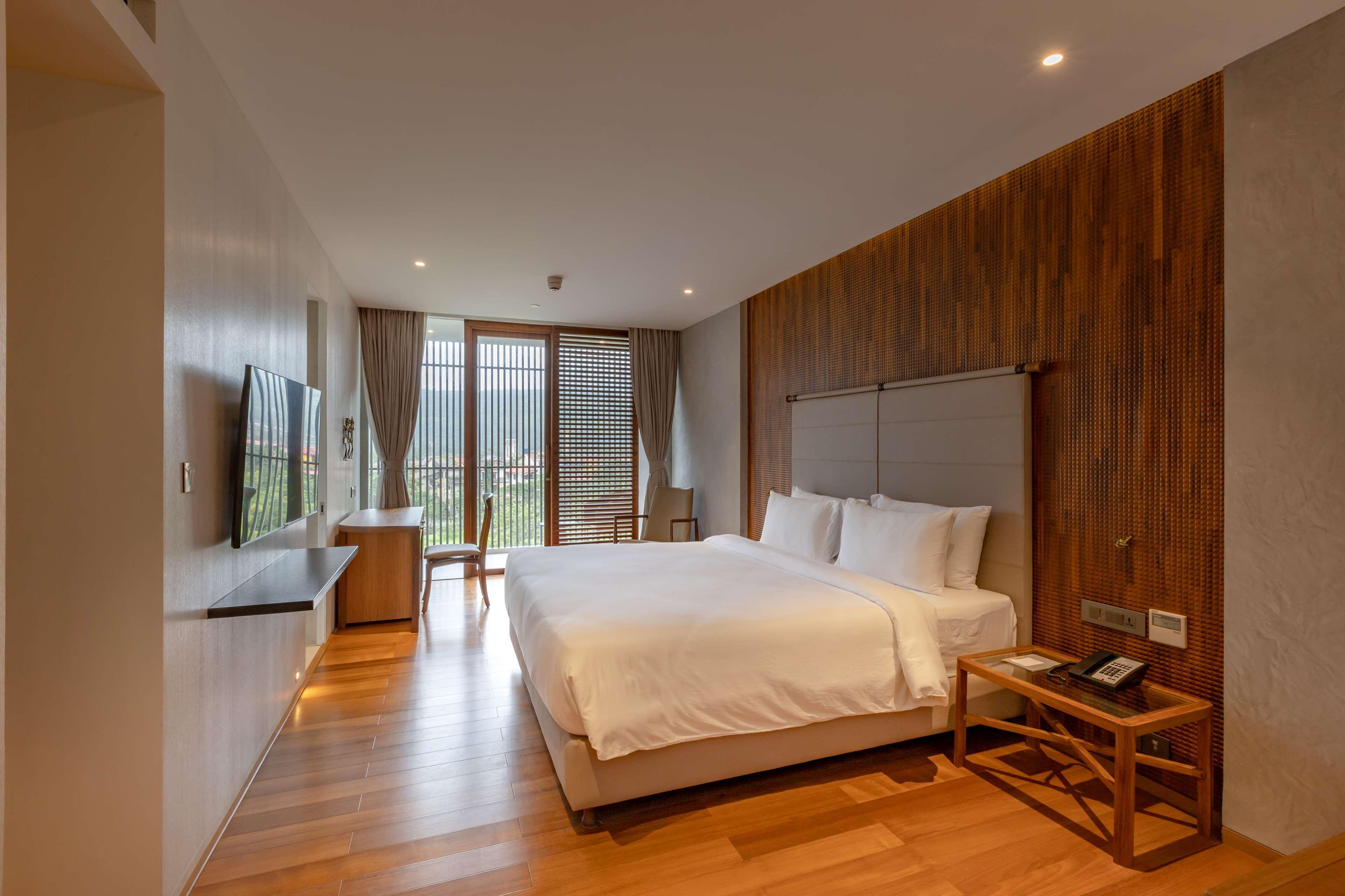 Radisson Resort&Spa Lonavala Esterno foto Deluxe Room