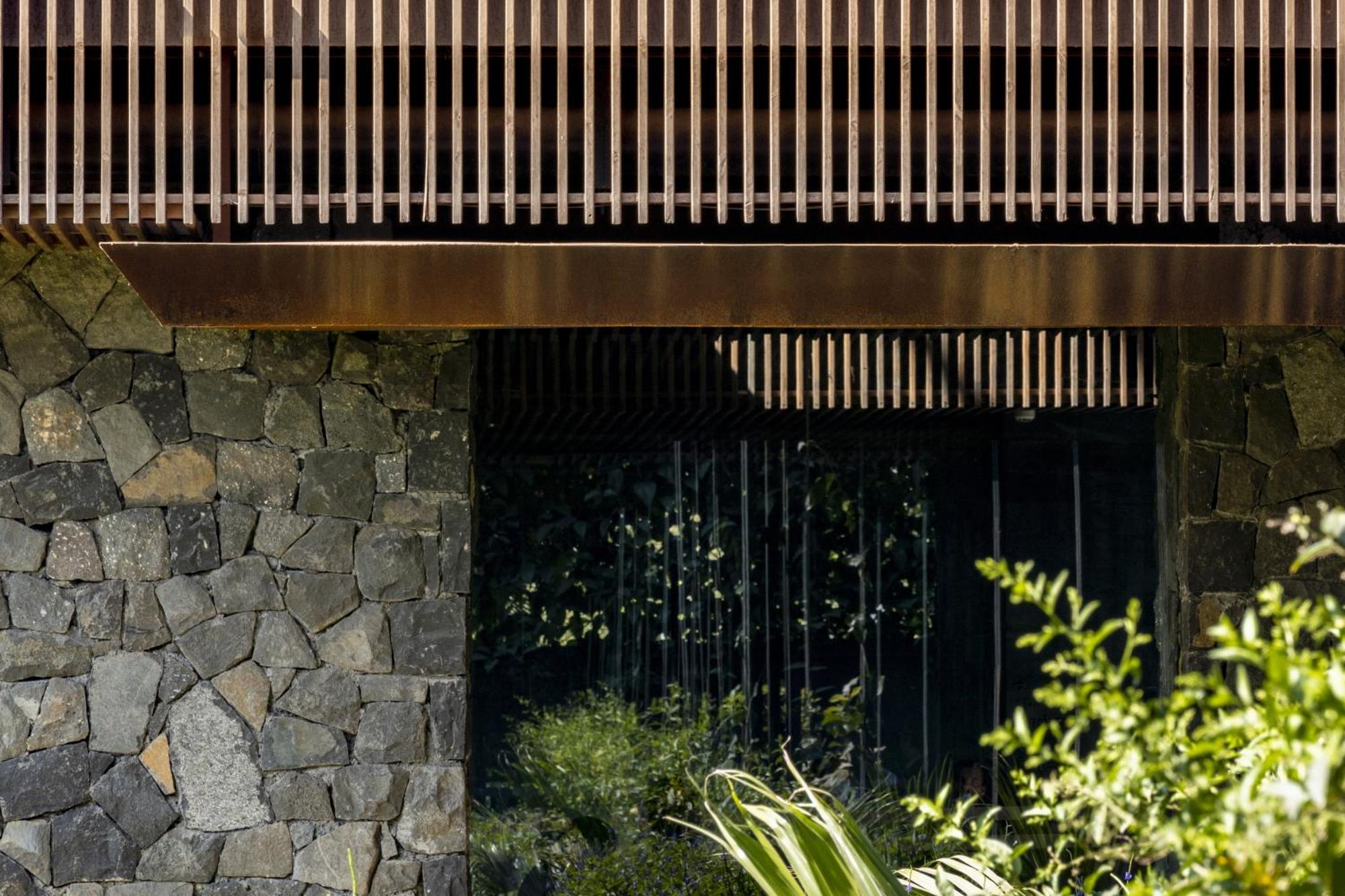 Radisson Resort&Spa Lonavala Esterno foto Detail of the house