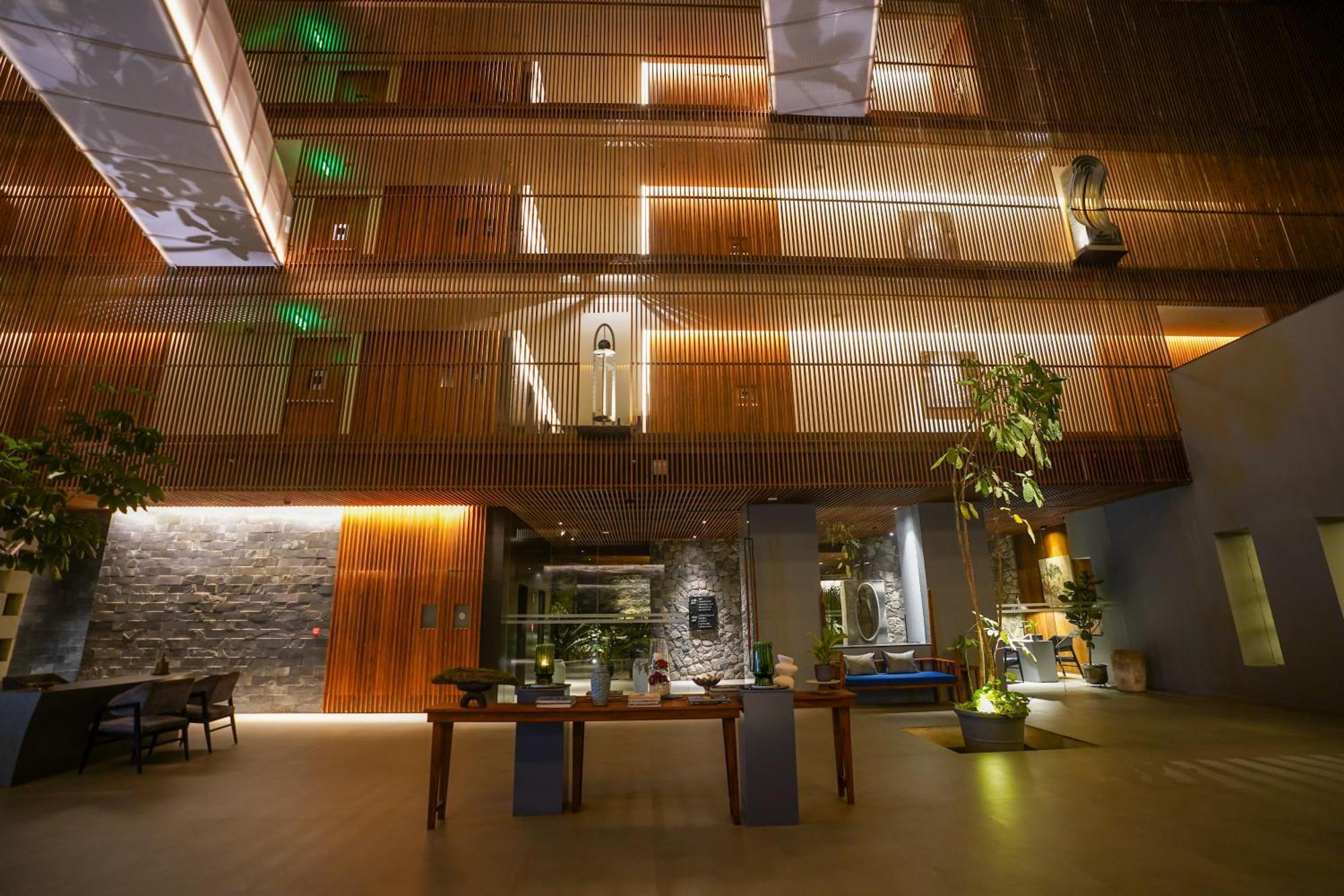 Radisson Resort&Spa Lonavala Esterno foto Interior of the hotel