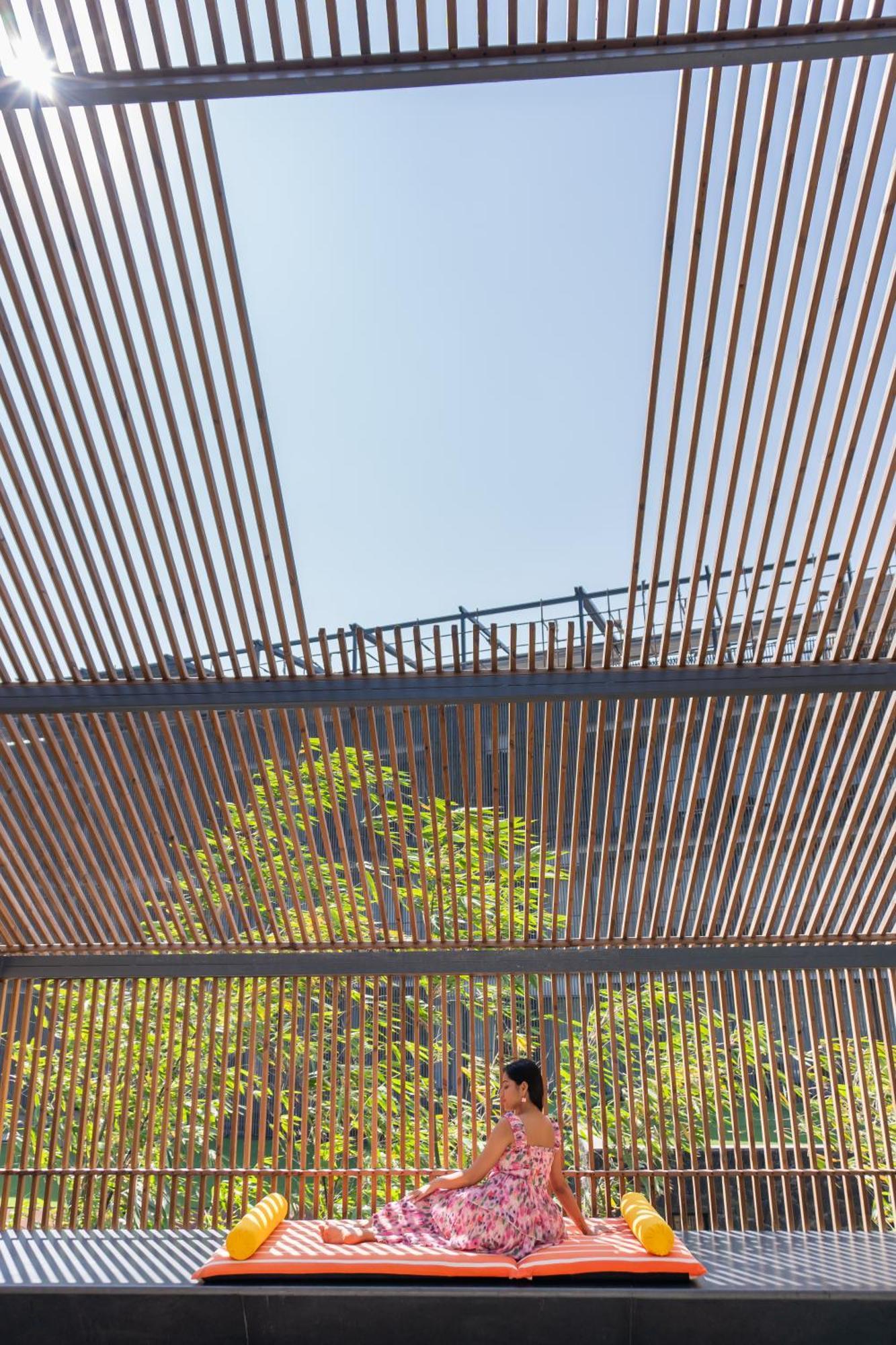 Radisson Resort&Spa Lonavala Esterno foto The roof of the building
